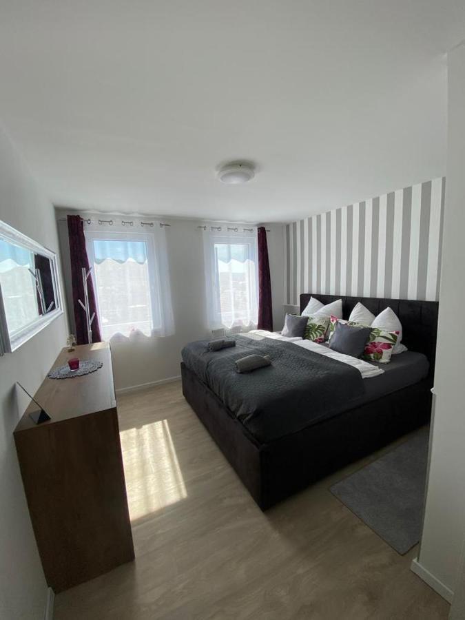 Schoene Ferienwohnung „Zum Glueck Tropical“ Άιζεναχ Εξωτερικό φωτογραφία